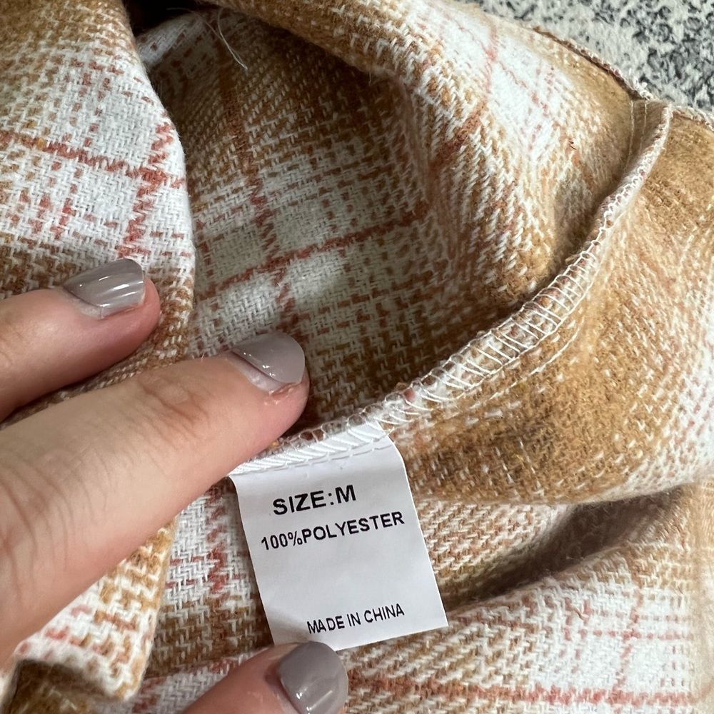 Plaid Shacket, size medium - Picture 4 of 6
